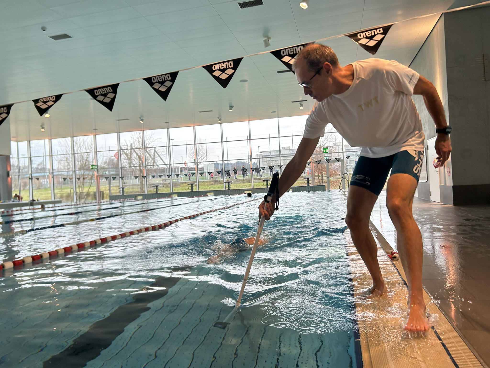 2 rechts vom Text, Swim video analysis